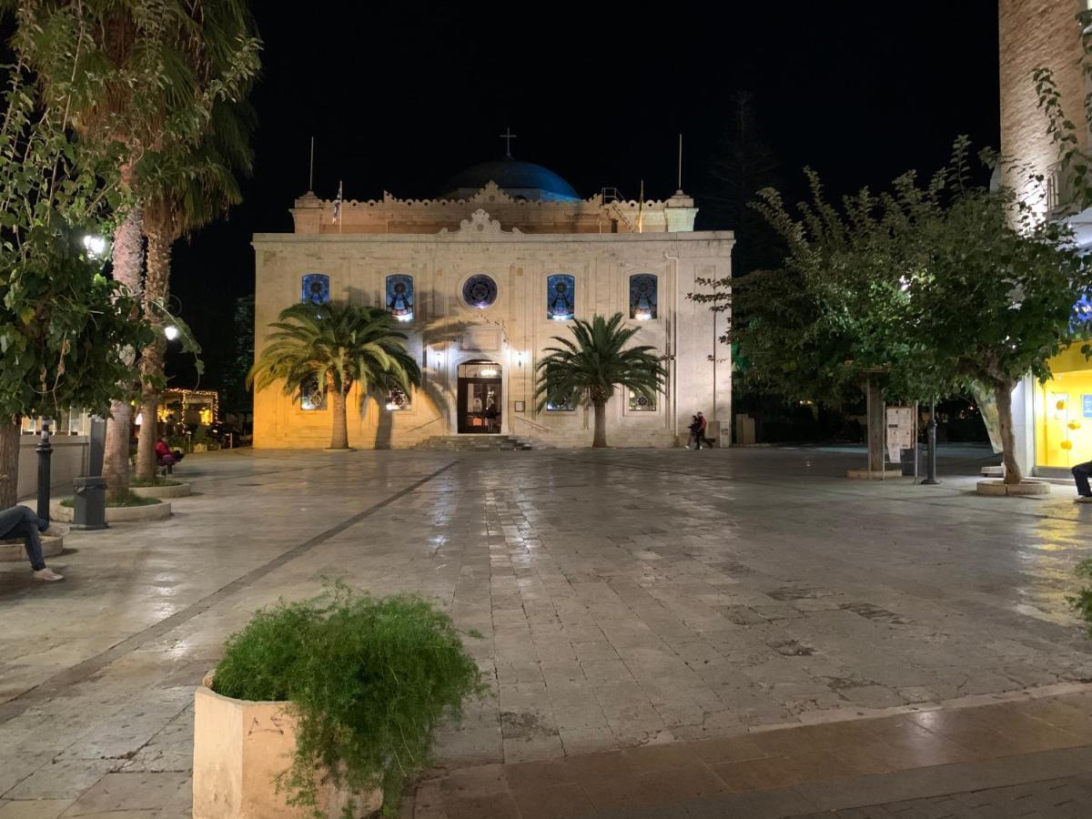 Blue Elegance City Center Heraklion Apartment Екстериор снимка